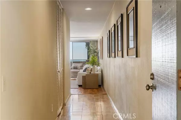 Rancho Palos Verdes, CA 90275,3200 La Rotonda DR 405