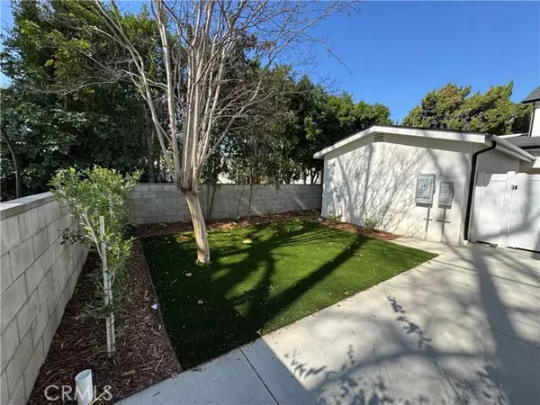 15952 Tuba ST, North Hills, CA 91343