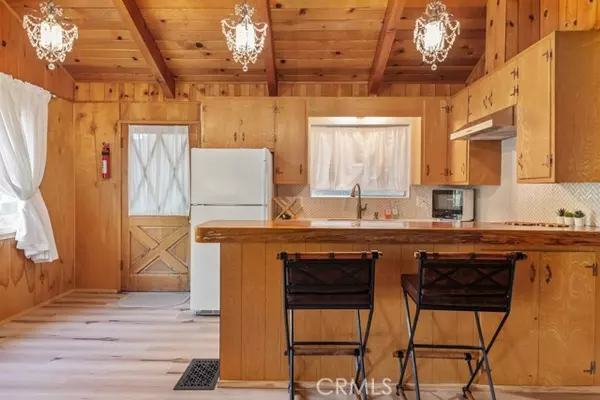 Green Valley Lake, CA 92341,33387 Robin DR