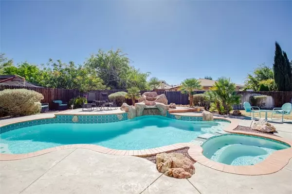 21789 Thunderbird RD, Apple Valley, CA 92307