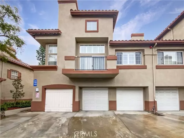 2910 Via Toscana 202, Corona, CA 92879