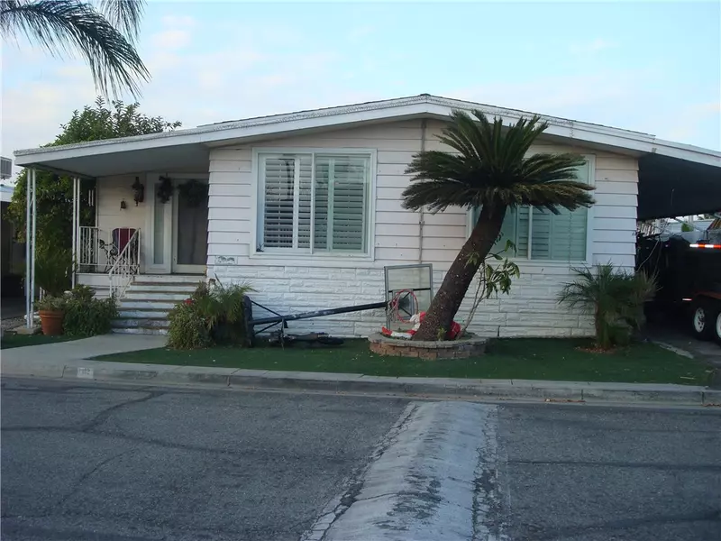 112 Sir Tristram Dr, Riverside, CA 92507