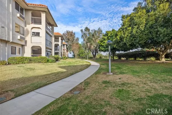 3242 San Amadeo 2B, Laguna Woods, CA 92637