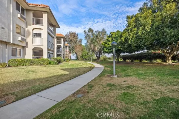 Laguna Woods, CA 92637,3242 San Amadeo 2B