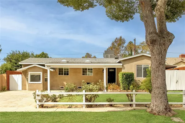 7439 Leescott Ave, Lake Balboa, CA 91406