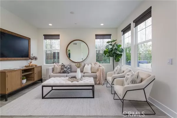 Costa Mesa, CA 92626,2634 Luminous LN