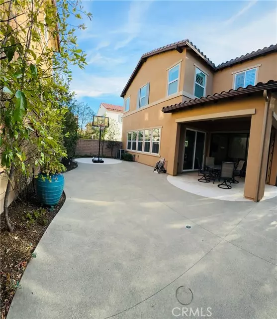 Lake Forest, CA 92630,11 Umbria