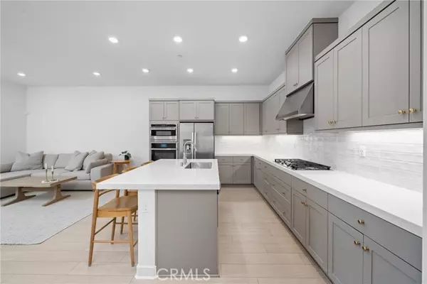 Irvine, CA 92618,185 Sash