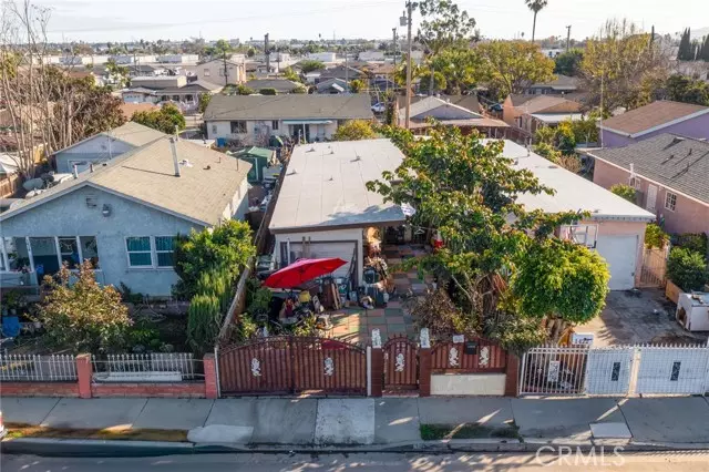 Compton, CA 90220,1418 W 154th ST