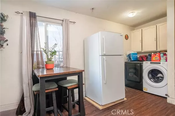 Compton, CA 90220,1418 W 154th ST