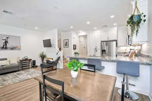 Vista, CA 92081,2243 Solara LN