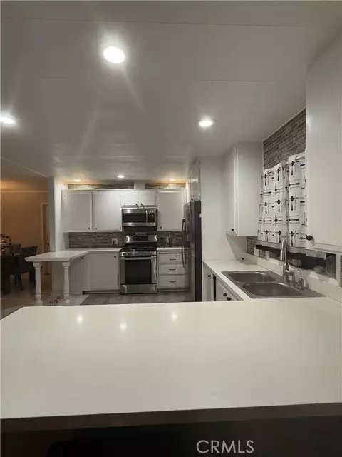 Anaheim, CA 92806,320 N Park Vista ST 115