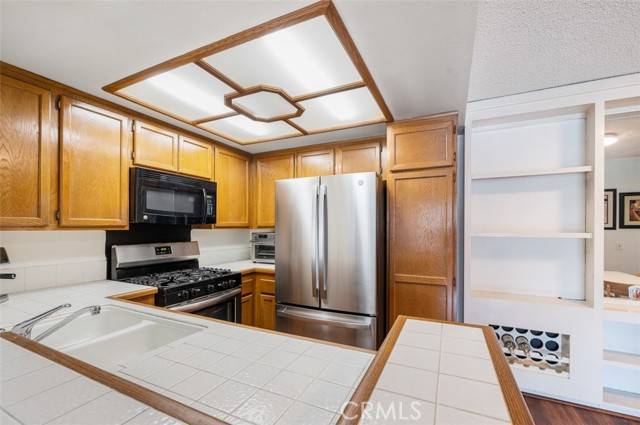 Yorba Linda, CA 92887,5823 Portsmouth 227