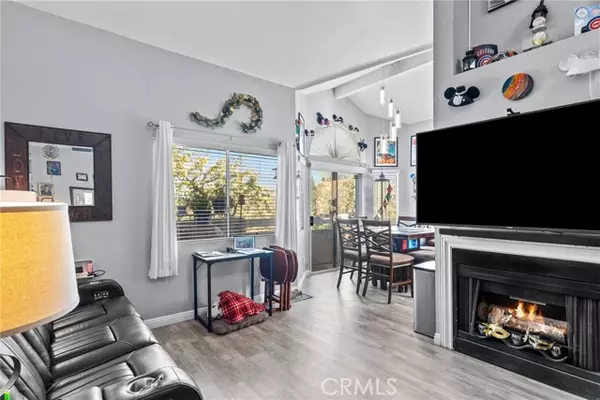 Newhall, CA 91321,19802 Sandpiper PL 14