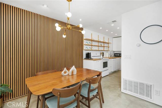 2825 N Los Felices RD 114, Palm Springs, CA 92262