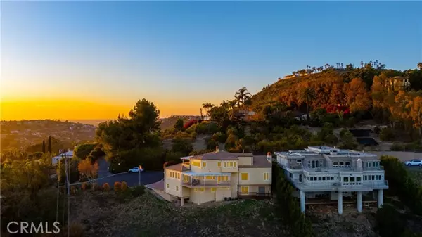 Santa Ana, CA 92705,10422 Broadview PL