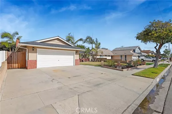 Huntington Beach, CA 92646,9351 Cape Cod DR