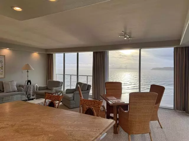 1720 Avenida Del Mundo 1402, Coronado, CA 92118