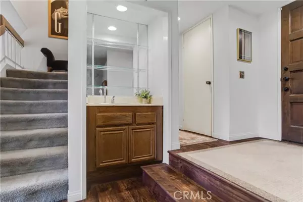 Sherman Oaks, CA 91423,4958 Woodman AVE 107