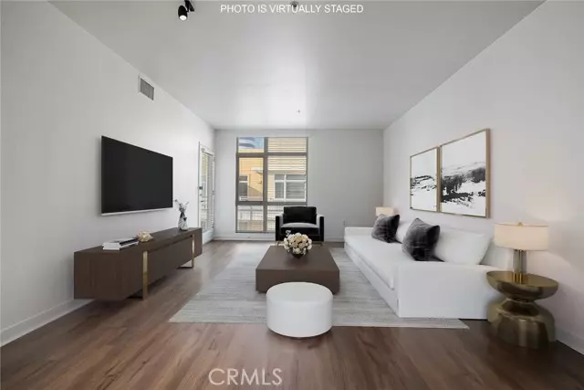 21301 Erwin ST 518, Woodland Hills, CA 91367