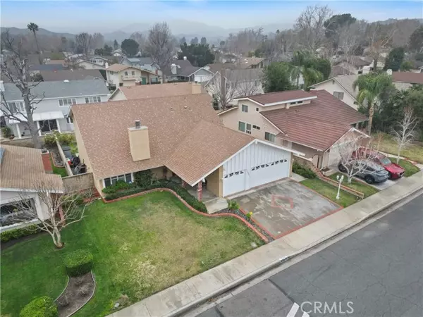 Valencia, CA 91355,23944 Avenida Crescenta