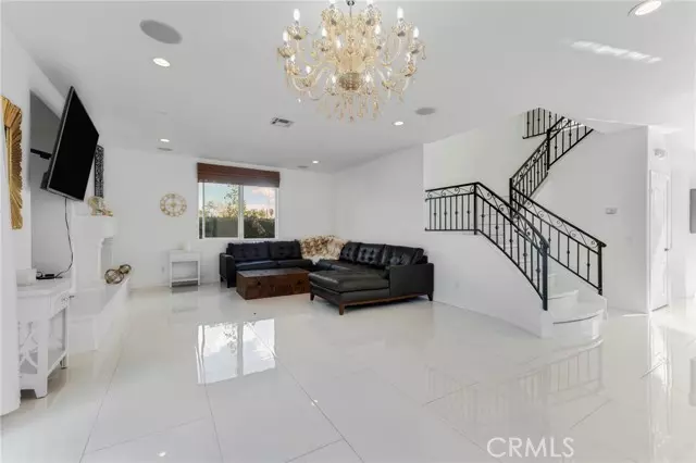 6997 Sale AVE, West Hills, CA 91307