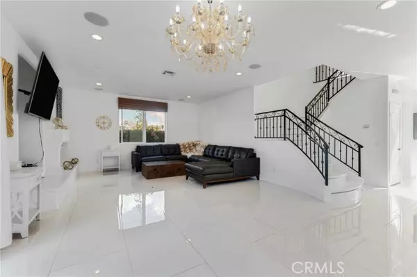 6997 Sale AVE, West Hills, CA 91307