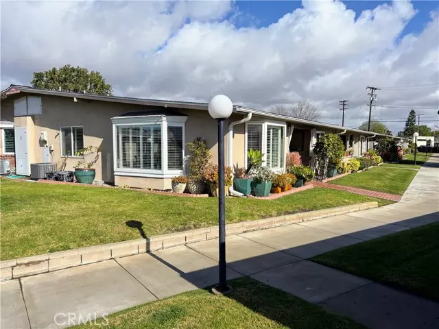 13560 Cedar Crest LN 109F Mut 5, Seal Beach, CA 90740