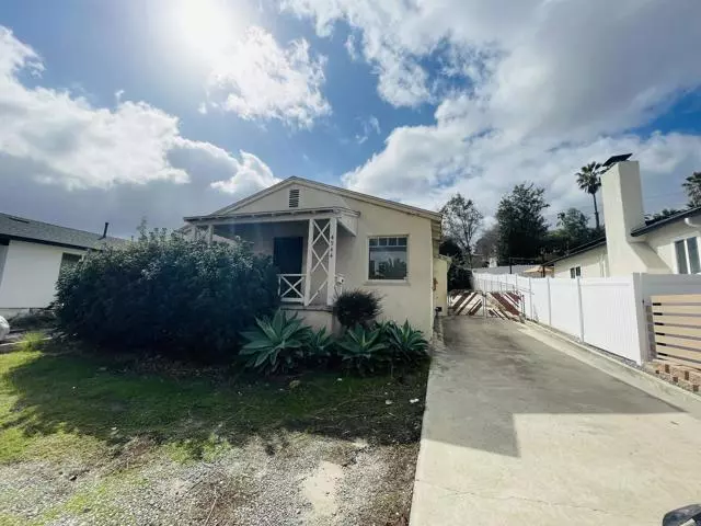 4944 Baltimore DR, La Mesa, CA 91942