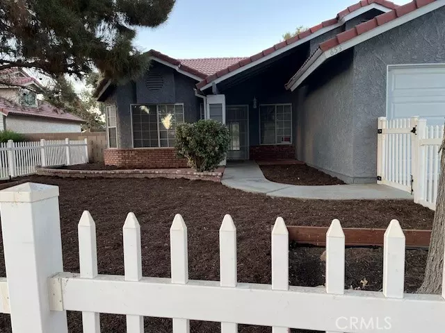 653 E Avenue J10, Lancaster, CA 93535