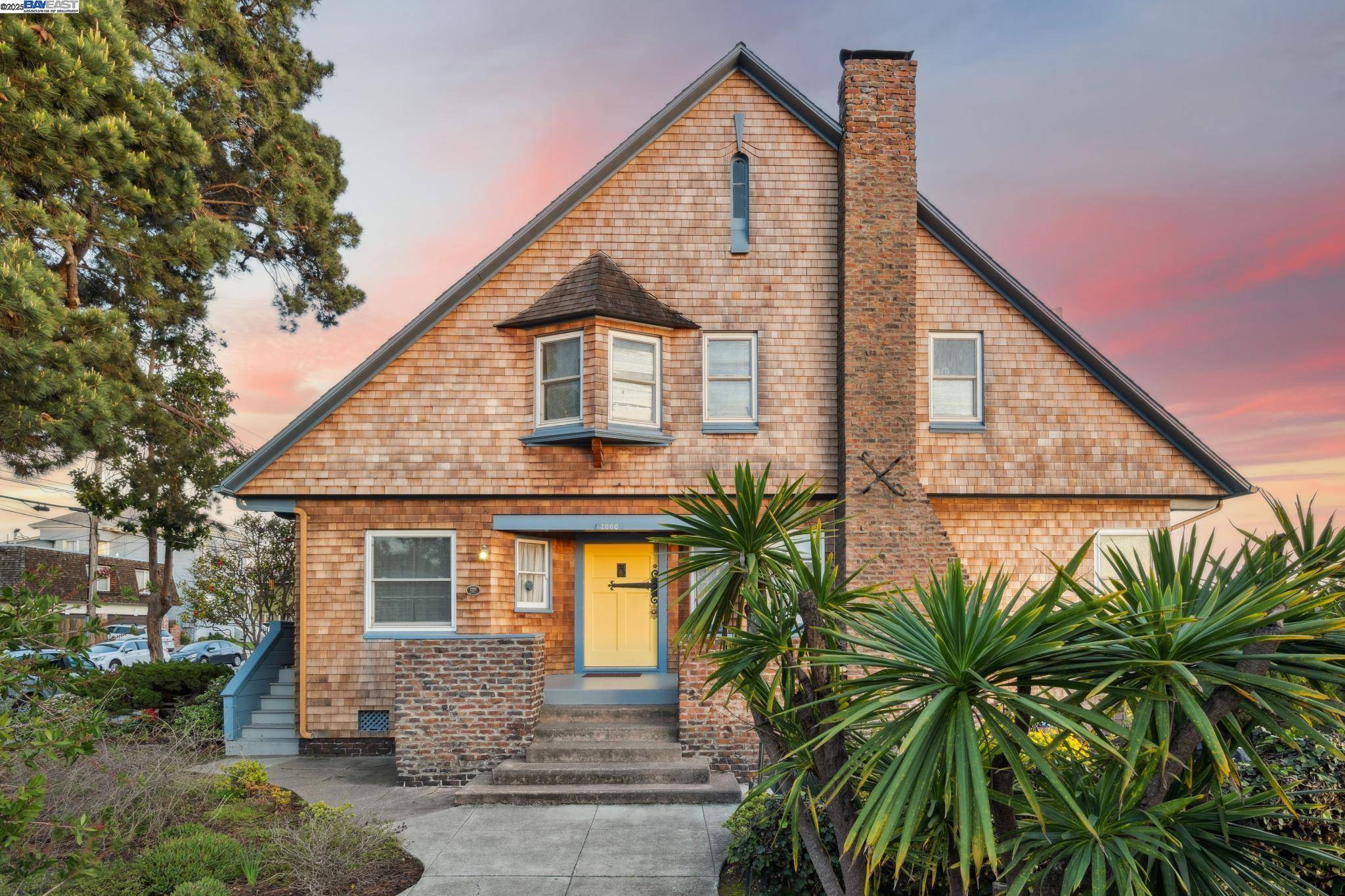 2000 CLINTON AVE, Alameda, CA 94501