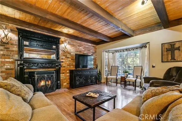 384 Primrose CIR, Lake Arrowhead, CA 92352