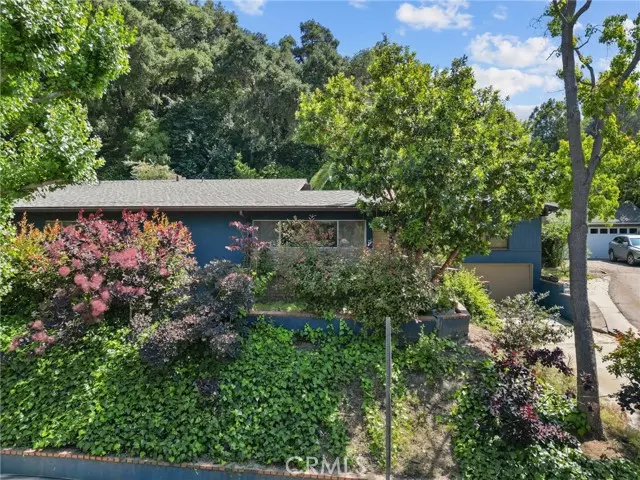 3873 Royal Woods DR, Sherman Oaks, CA 91403
