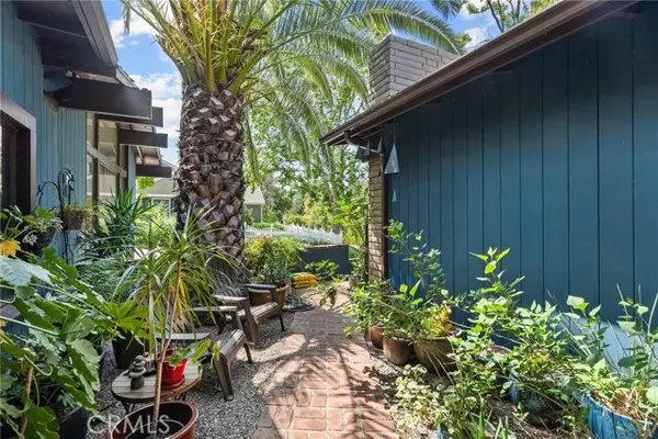 Sherman Oaks, CA 91403,3873 Royal Woods DR