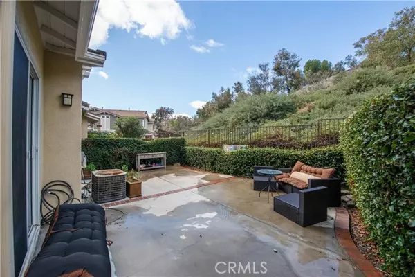Valencia, CA 91354,23133 Cheyenne DR