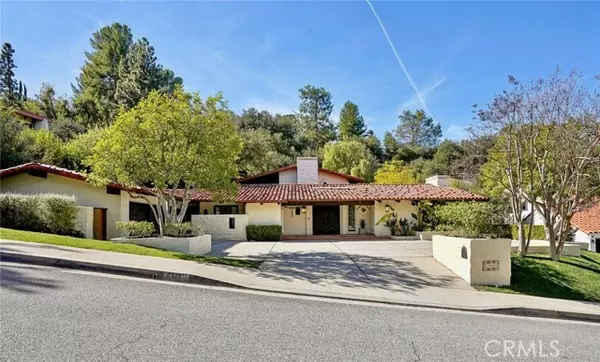 23735 Park Belmonte, Calabasas, CA 91302