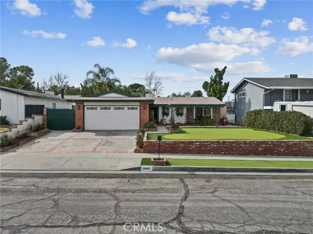 26517 Torreypines DR, Newhall, CA 91321