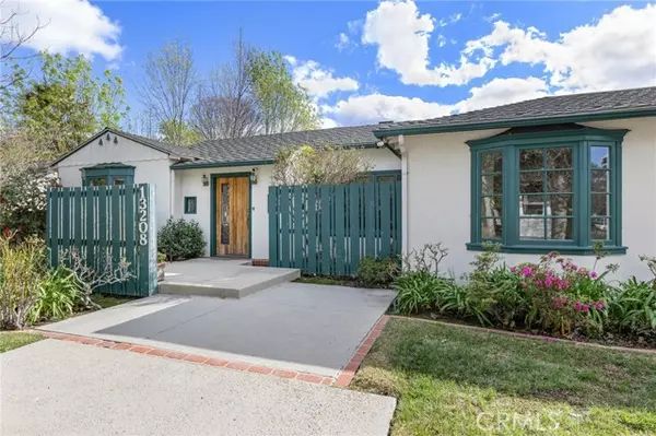 Sherman Oaks, CA 91423,13208 Bloomfield ST