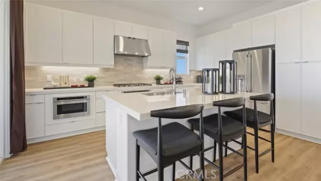 Irvine, CA 92618,432 Loon