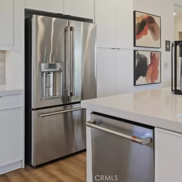 Irvine, CA 92618,432 Loon