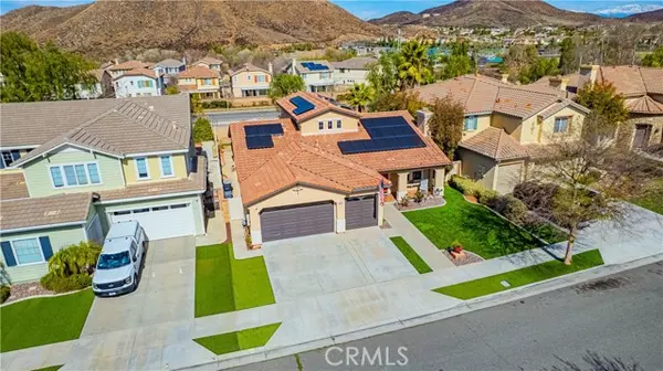 Lake Elsinore, CA 92532,33072 Canopy LN