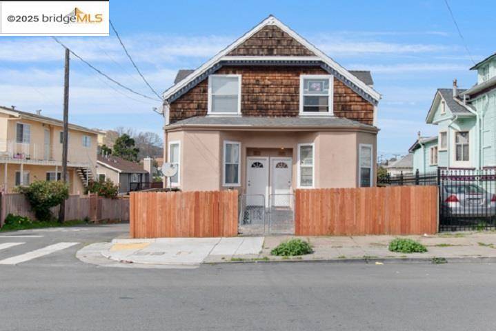 2033 22nd Ave, Oakland, CA 94606