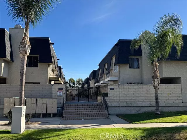 Santa Ana, CA 92706,2227 N Broadway K