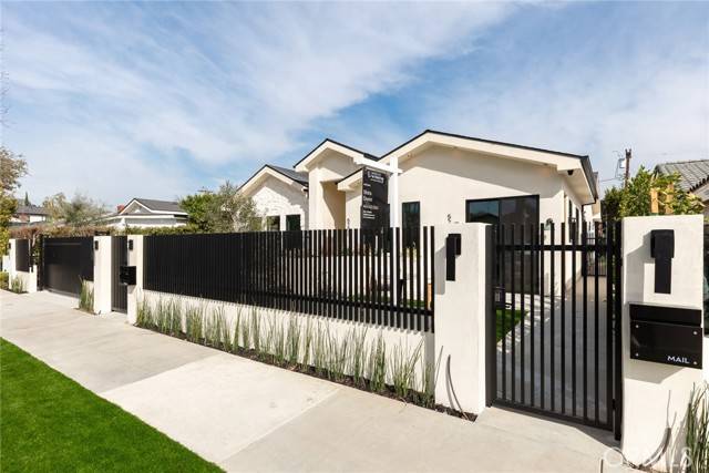 Valley Village, CA 91607,5206 Beeman AVE