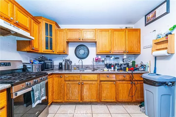 Los Angeles, CA 90044,517 W 97th ST