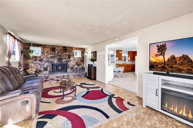Joshua Tree, CA 92252,4869 Avenida La Manana
