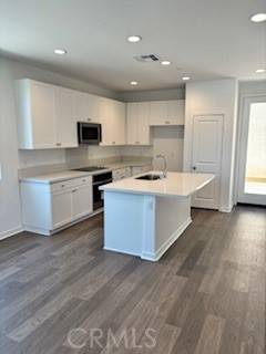 Fontana, CA 92336,16490 Botanical LN
