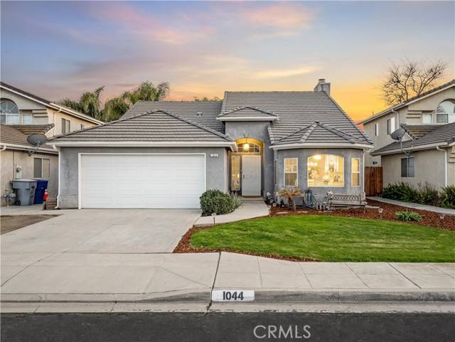 1044 Garland AVE, Clovis, CA 93612