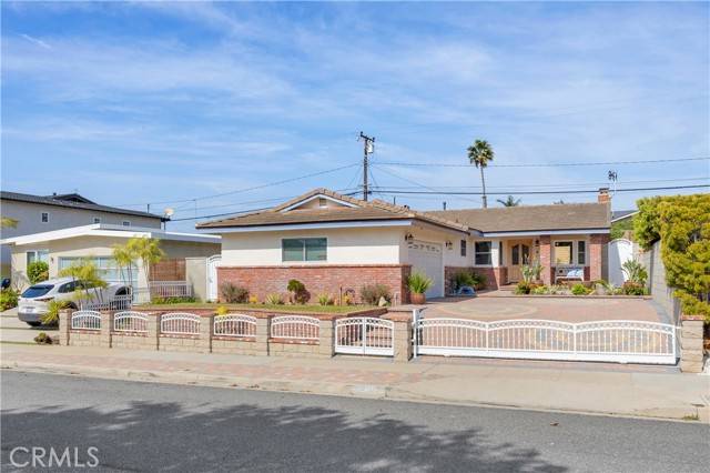 1025 Marvista AVE, Seal Beach, CA 90740