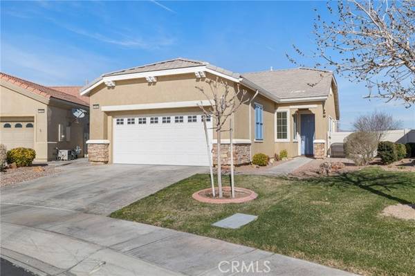 10491 Glen Oaks LN, Apple Valley, CA 92308